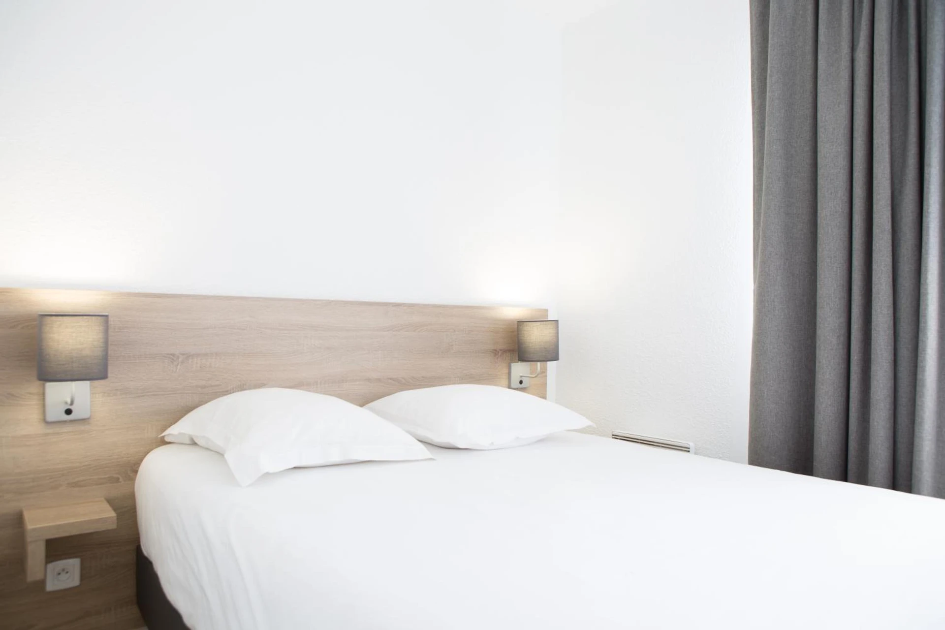 Magnifique chambre pour un séminaire d'entreprise à Zenitude Hôtel-Résidences La Versoix - Divonne-les-Bains