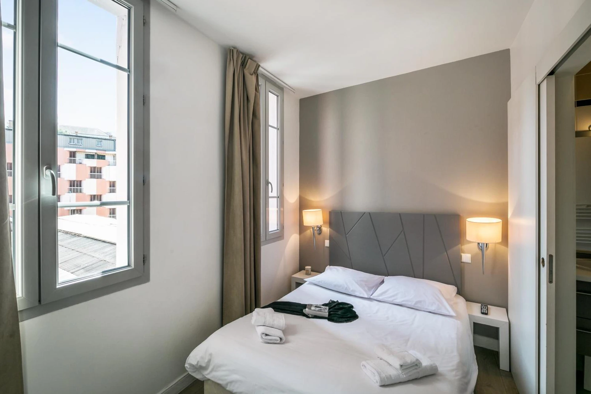 Magnifique chambre pour un séminaire d'entreprise à Zenitude Hôtel-Résidences Lorda - Lourdes
