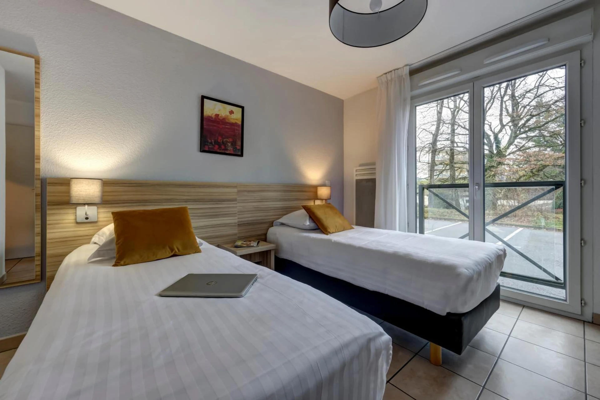 Magnifique chambre pour un séminaire d'entreprise à Zenitude Hôtel-Résidences L'Orée du Parc - Divonne-les-Bains