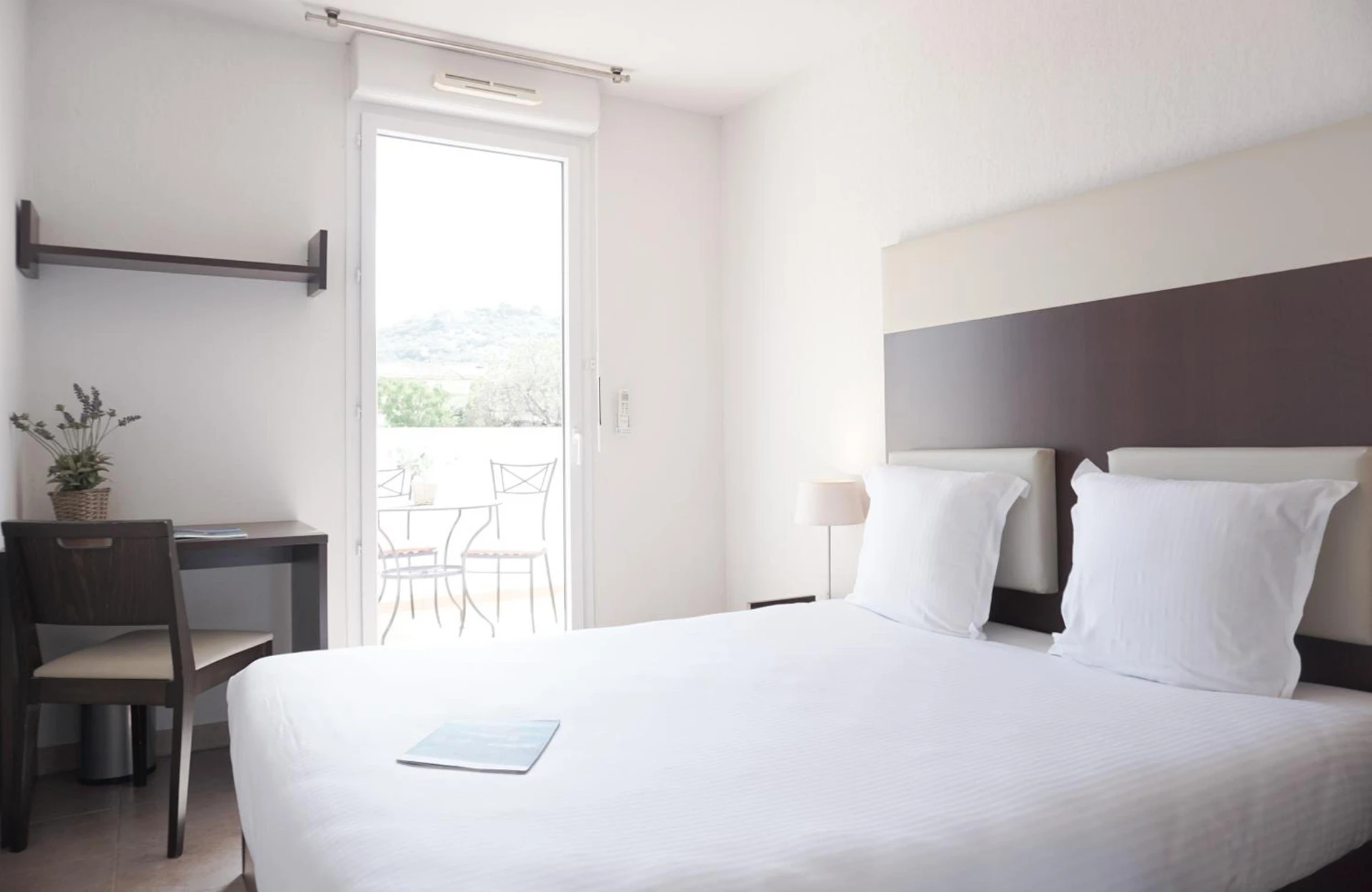 Chambre disponible pour un séminaire d'entreprise à Zenitude Hôtel-Résidences Toulon Six Fours - Six-Fours-les-Plages
