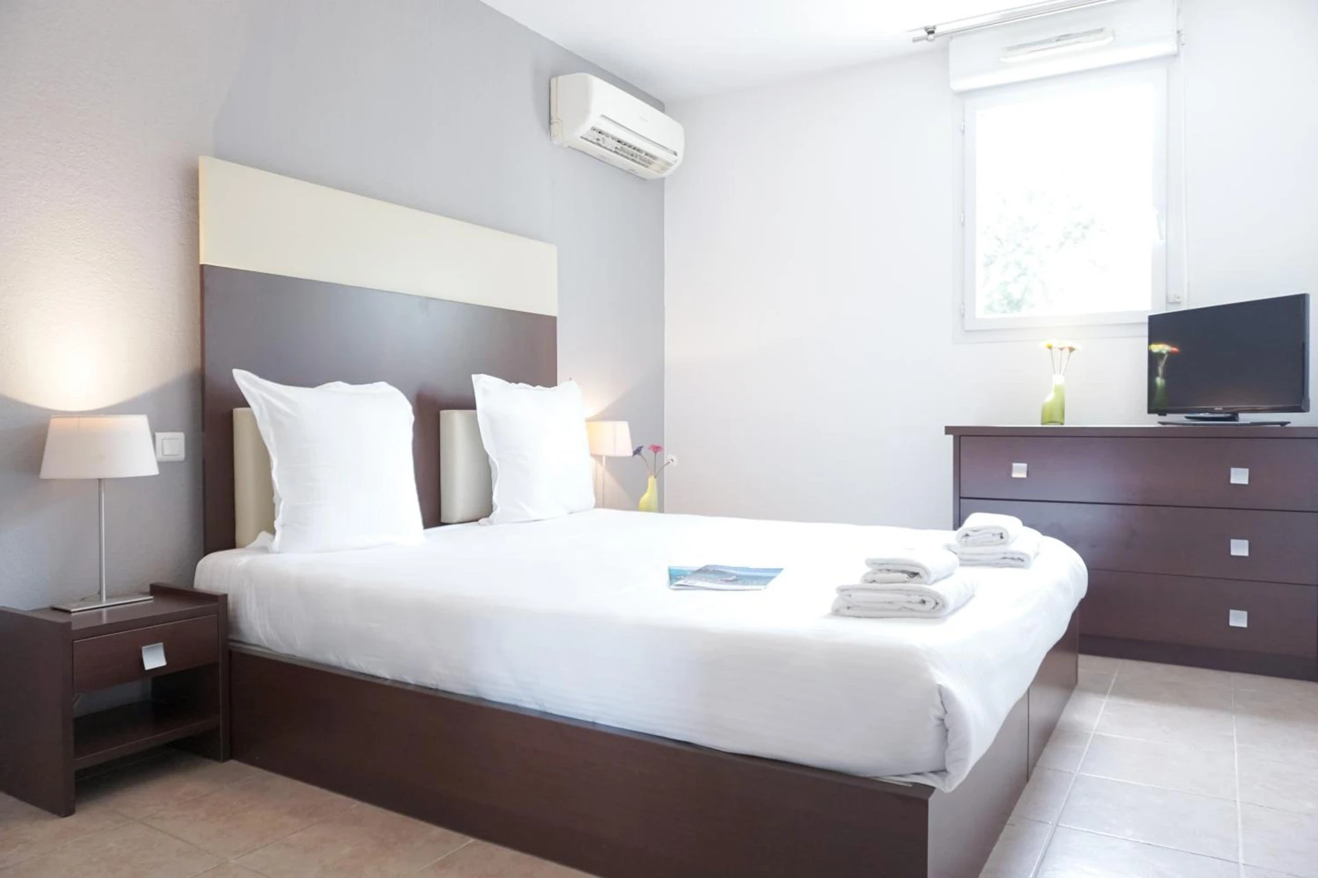 Chambre disponible pour un séminaire d'entreprise à Zenitude Hôtel-Résidences Toulon Six Fours - Six-Fours-les-Plages