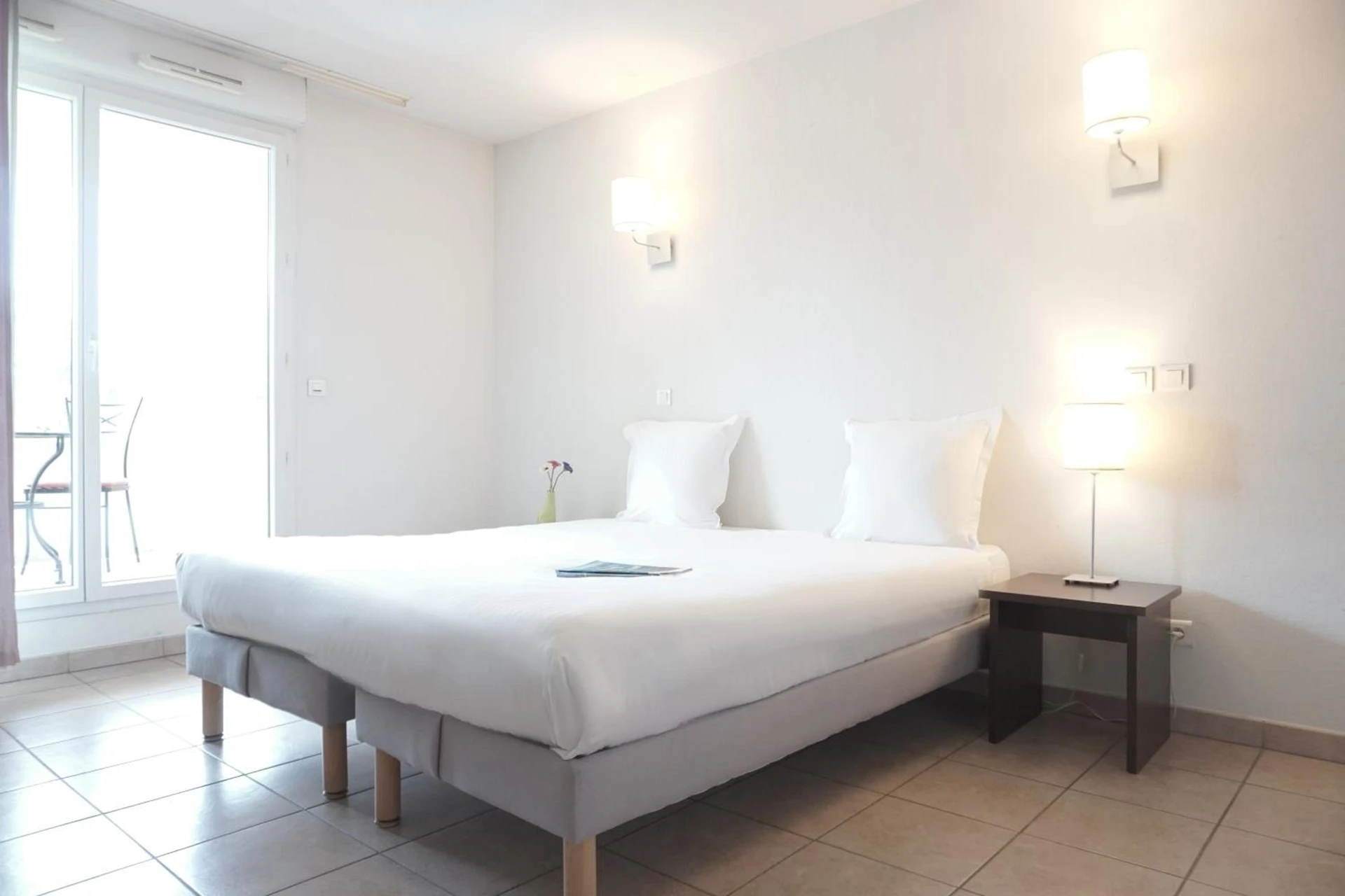 Magnifique chambre pour un séminaire d'entreprise à Zenitude Hôtel-Résidences Toulon Six Fours - Six-Fours-les-Plages
