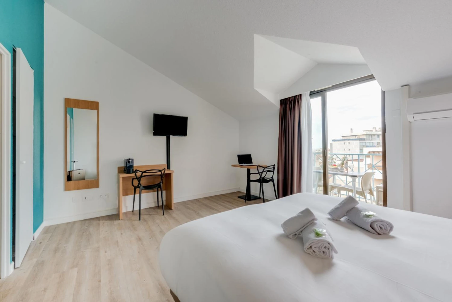 Magnifique chambre pour un séminaire d'entreprise à Residhotel Les Coralynes - Cannes
