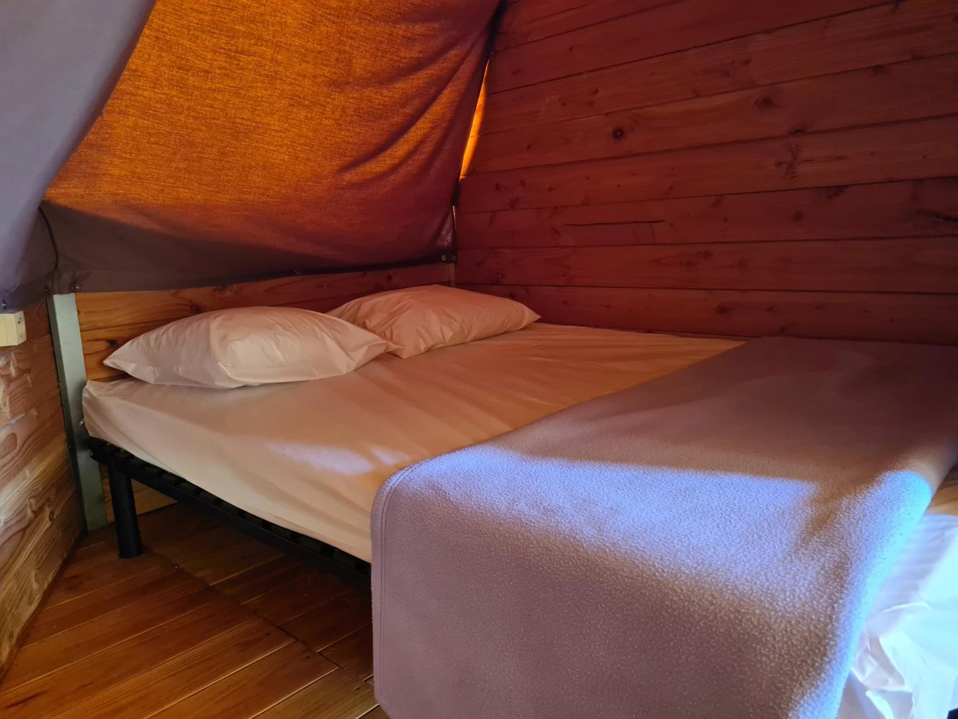 Magnifique chambre pour un séminaire d'entreprise à Resort & Camping - Val de Braye - Bessé-sur-Braye
