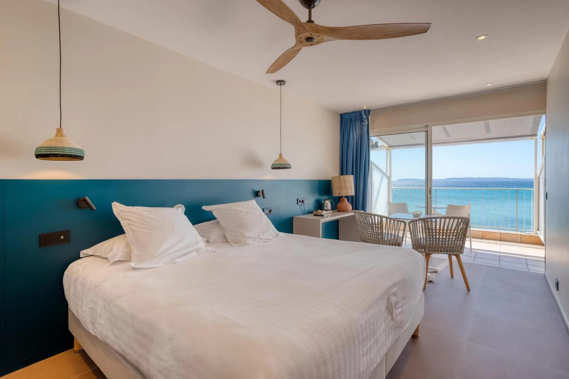 Chambre disponible pour un séminaire d'entreprise à Roc Hotel - Hôtel 4 étoiles les pieds dans l'eau - Le Lavandou