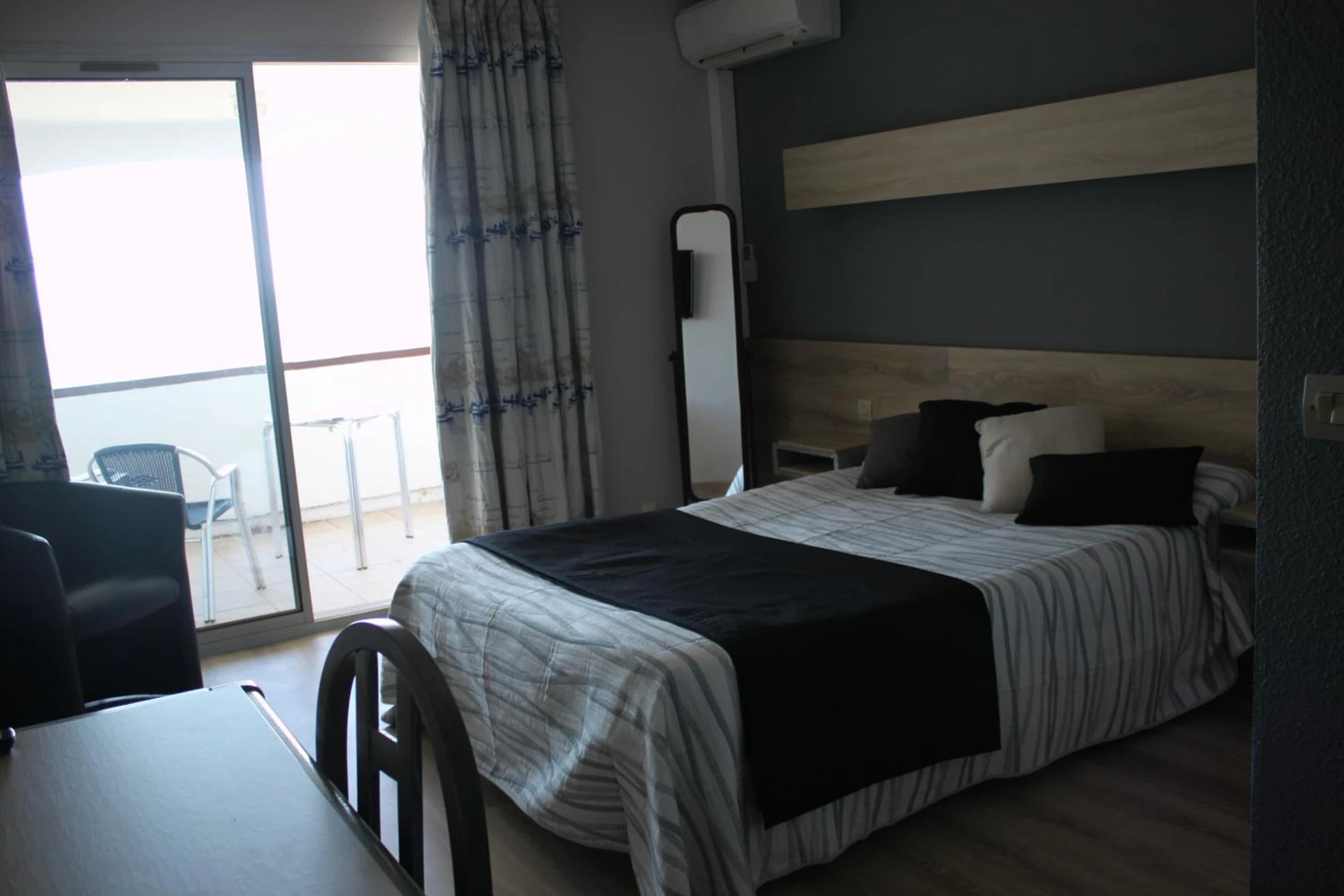 Magnifique chambre pour un séminaire d'entreprise à Logis Hotel Solhotel - Banyuls-sur-Mer
