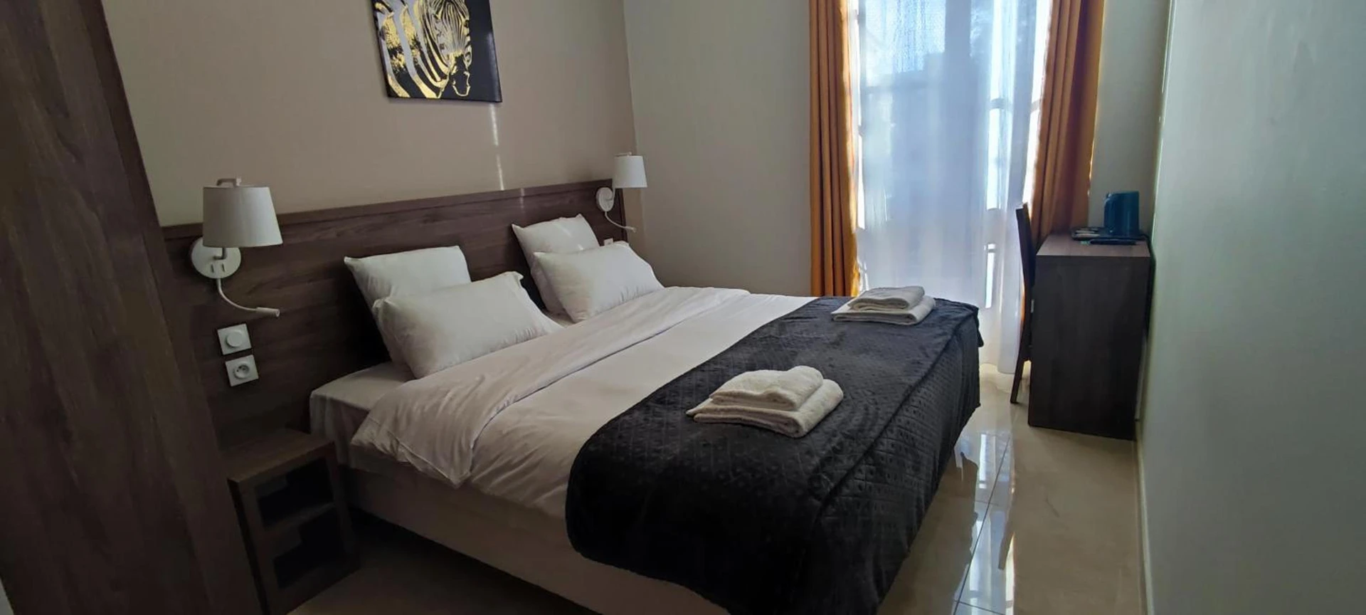 Magnifique chambre pour un séminaire d'entreprise à SQUARE HOTEL - Nîmes