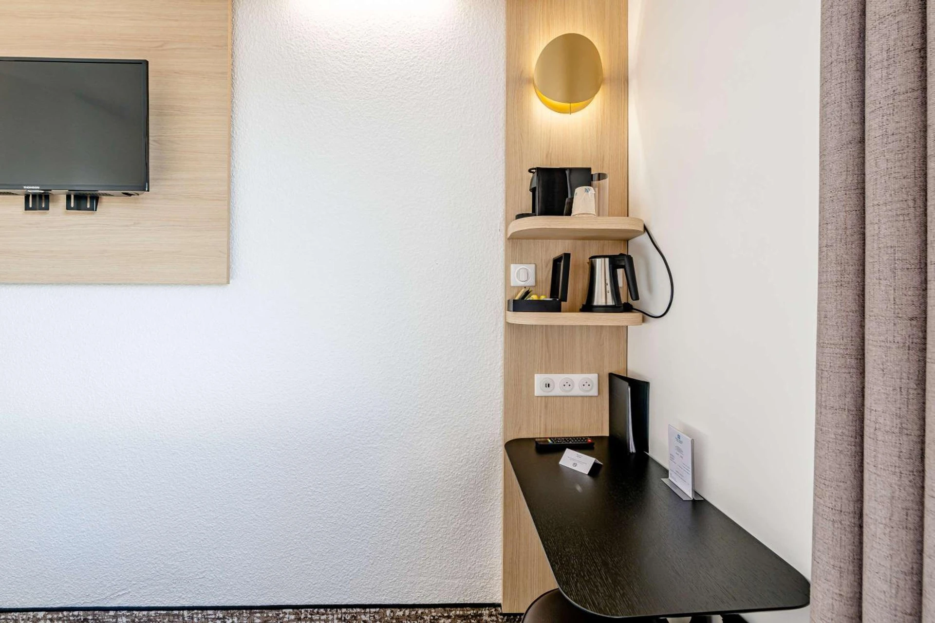 Magnifique chambre pour un séminaire d'entreprise à Sure Hotel by Best Western Bordeaux Lac - Bordeaux