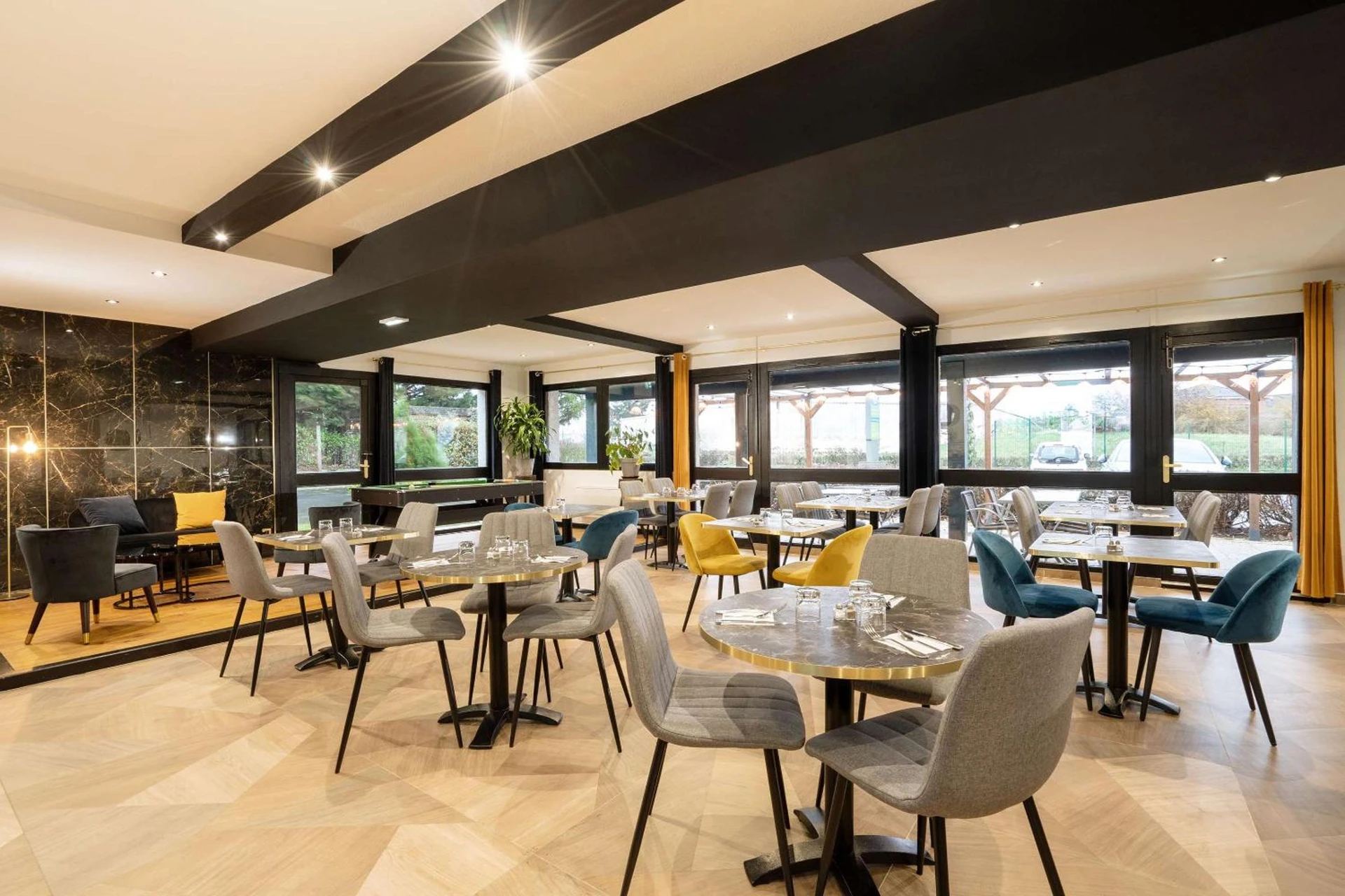 Salle de séminaire à Sure Hotel by Best Western Rouvignies Valenciennes - Organiser un événement professionnel à Valenciennes