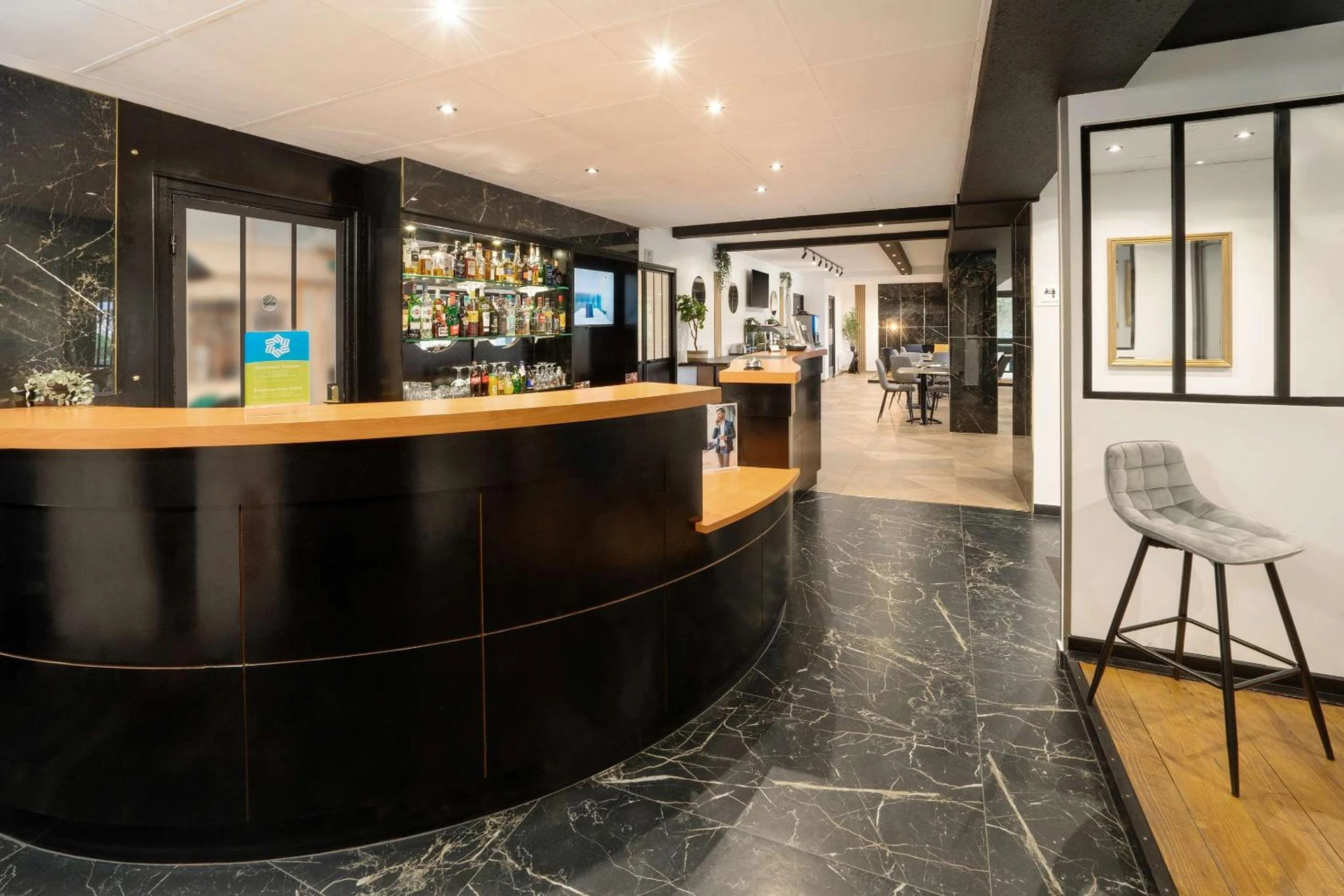 Ambiance de travail pour séminaire d'entreprise à Sure Hotel by Best Western Rouvignies Valenciennes - Valenciennes