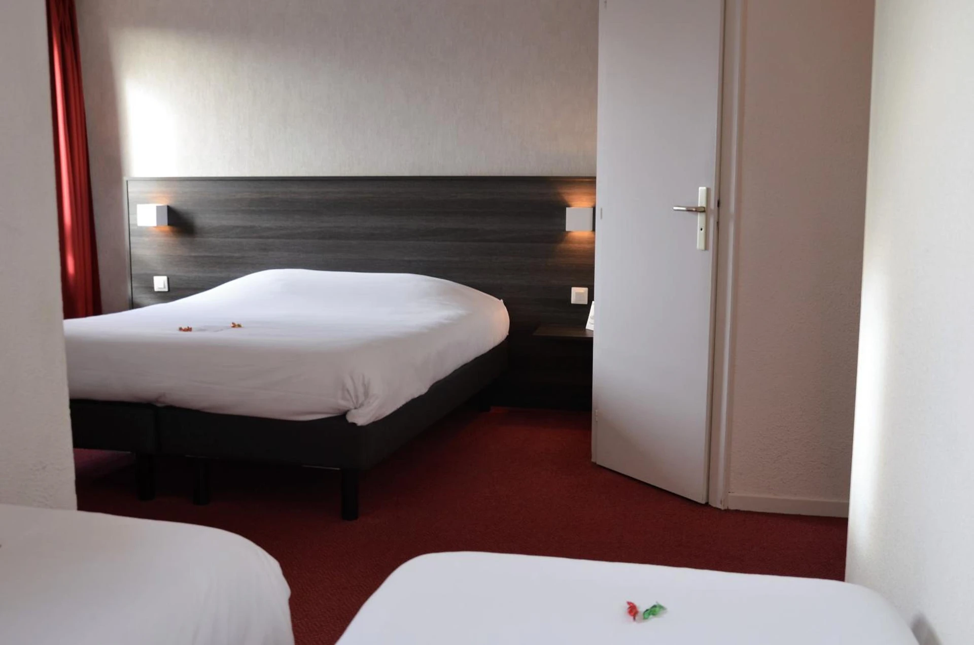 Magnifique chambre pour un séminaire d'entreprise à The Originals City, Hôtel Amys, Tarbes Sud - Odos