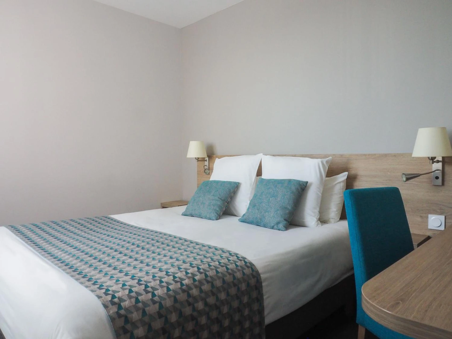 Chambre disponible pour un séminaire d'entreprise à The Originals City, Hôtel de la Confluence, Agen Ouest - Damazan