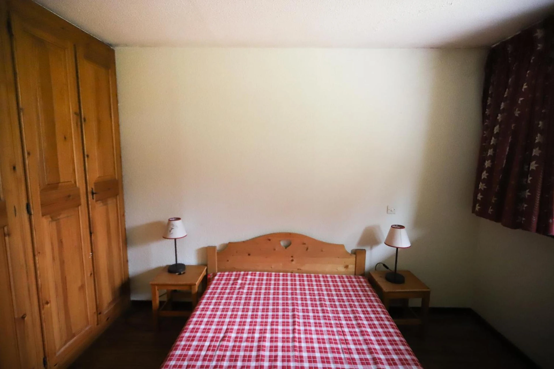 Magnifique chambre pour un séminaire d'entreprise à TOURISTIGNES Chalet Alpina - Tignes