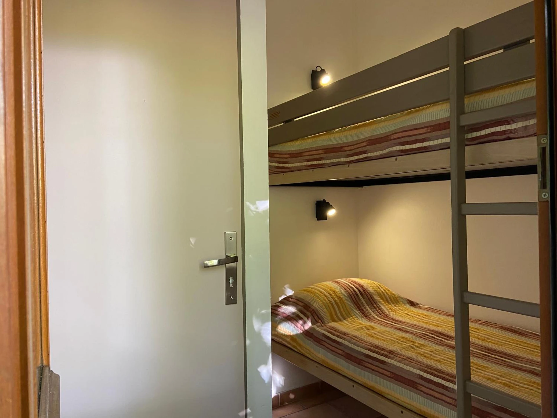Magnifique chambre pour un séminaire d'entreprise à village vacances du camboussel - Brassac