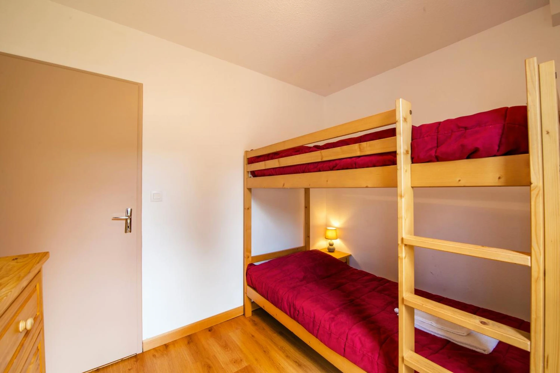 Chambre disponible pour un séminaire d'entreprise à L'ESCANDILLE Village Vacances - Autrans