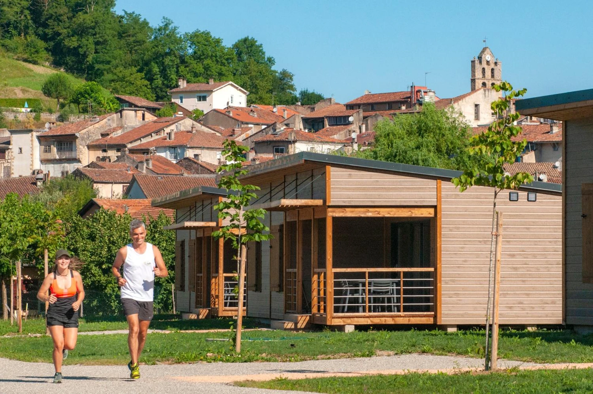 Chambre disponible pour un séminaire d'entreprise à Village de vacances Les Lambrilles - La Bastide-de-Sérou
